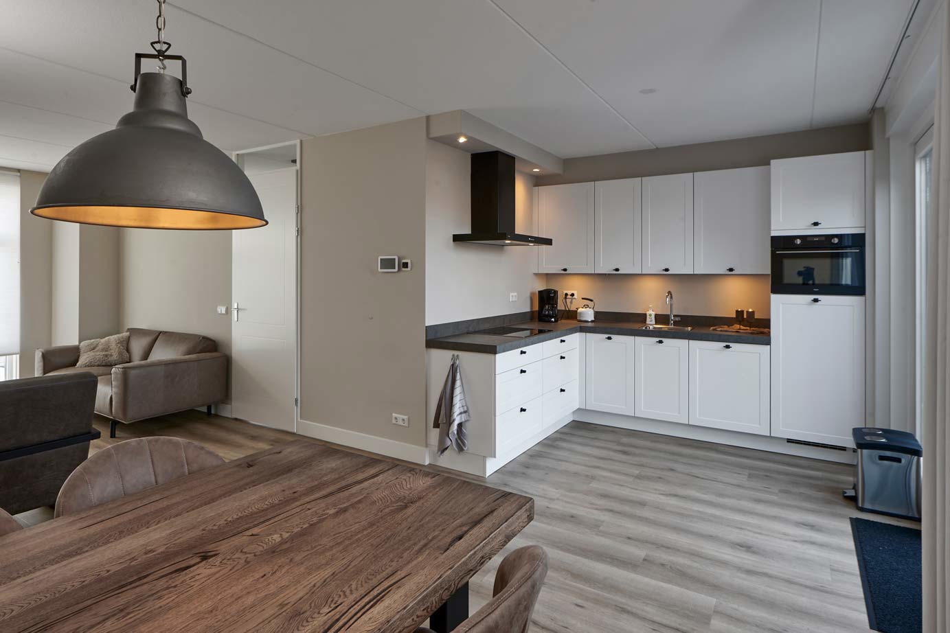 Tijdloze open keuken