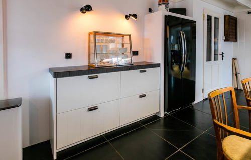 Landelijke keuken met losse kast