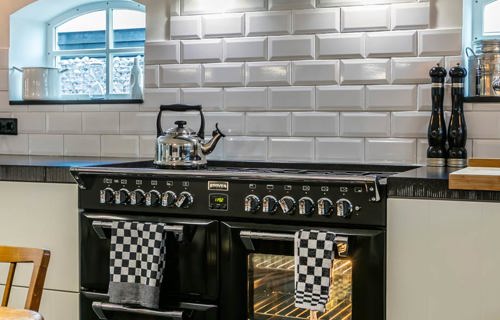 Landelijke keuken met Lofra fornuis
